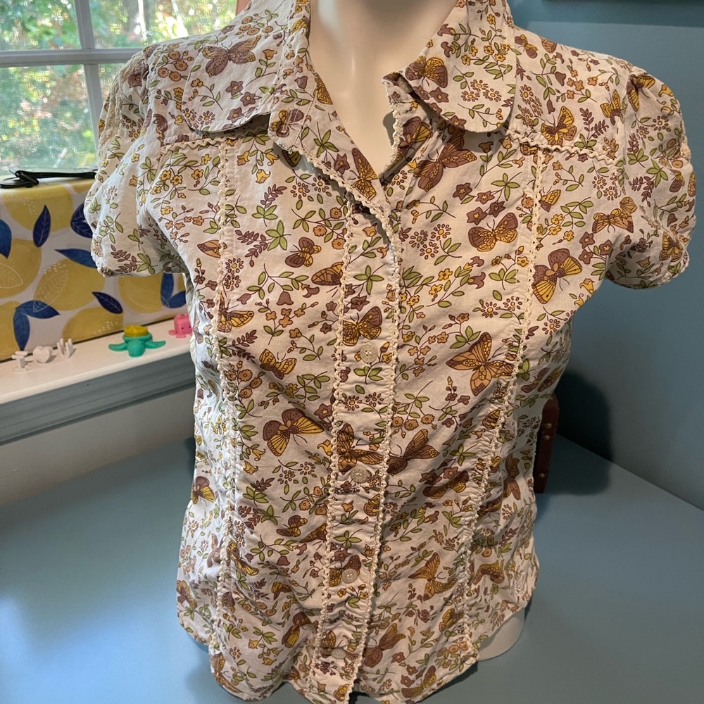 Roxy Brown and Cream Peter Pan Collar Short Sleeve Button Down Shirt